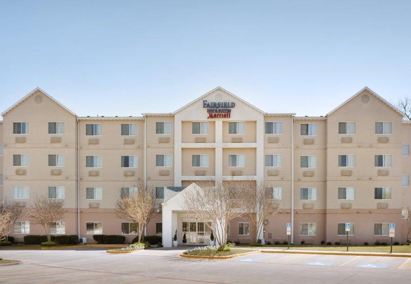Fairfield Inn & Suites Fort Worth University Drive Exterior photo